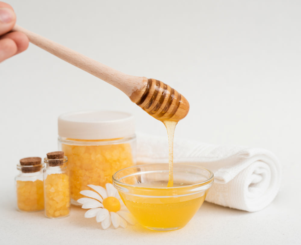 Honey-pouring